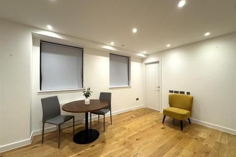 undefined, Rockingham Road, Uxbridge UB8