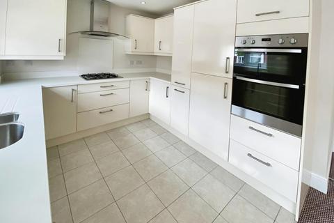 2 bedroom flat for sale, Blakeney Court, Northfield Road, Harborne, Birmingham, B17 0TZ
