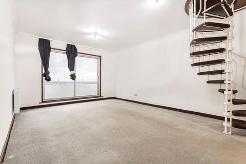 3 bedroom flat to rent, Eaton Drive, Kingston Upon Thames KT2