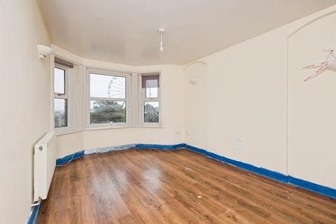 2 bedroom flat for sale, Royal Parade, Eastbourne