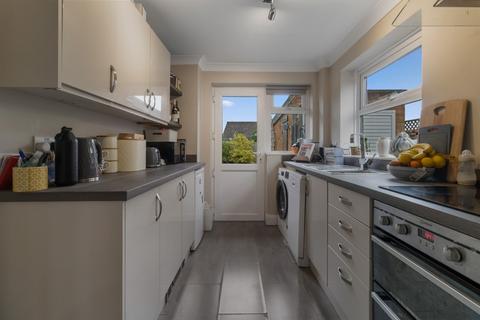 3 bedroom semi-detached house for sale, Laxton Avenue, Worcester WR2