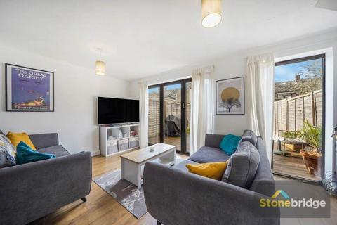 2 bedroom terraced house for sale, Claughton Road, London, E13