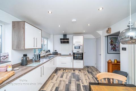 3 bedroom link detached house for sale, Eden Close, Cannock WS12
