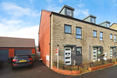 4 bedroom end of terrace house for sale, Rogers Close, Yate, BRISTOL