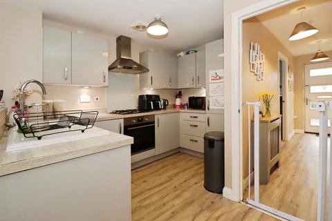4 bedroom end of terrace house for sale, Rogers Close, Yate, BRISTOL