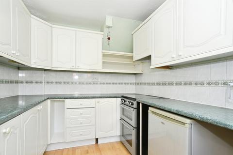 3 bedroom semi-detached house for sale, Thorne Road, Swindon