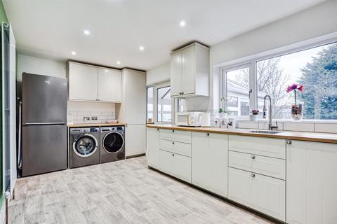 4 bedroom detached house for sale, Teall Street, Ossett