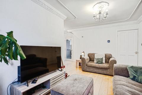 4 bedroom detached house for sale, Teall Street, Ossett