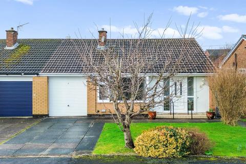 2 bedroom semi-detached bungalow for sale, Dounrey Close, Fearnhead, WA2