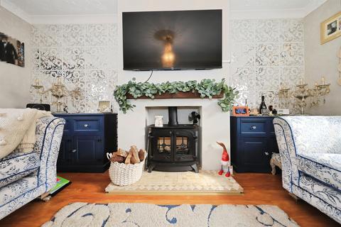 2 bedroom semi-detached house for sale, Quarry Brow, Dudley