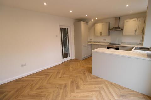 3 bedroom terraced house for sale, Old Wrexham Road, Gresford, Wrexham