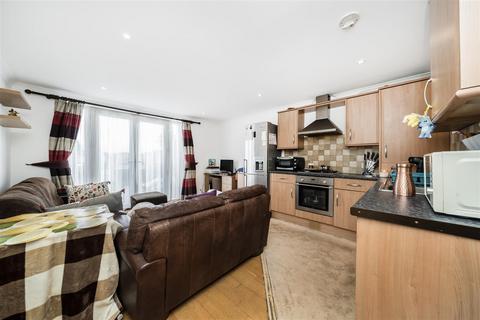 2 bedroom property for sale, Flat 6, 141 Headstone Lane, Harrow, HA2 6LX