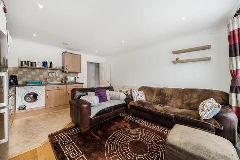2 bedroom property for sale, Flat 6, 141 Headstone Lane, Harrow, HA2 6LX