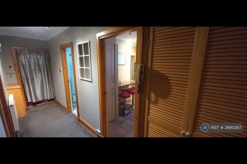 2 bedroom flat to rent, Cadenhead Place, Aberdeen, AB25