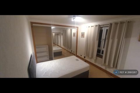 2 bedroom flat to rent, Cadenhead Place, Aberdeen, AB25