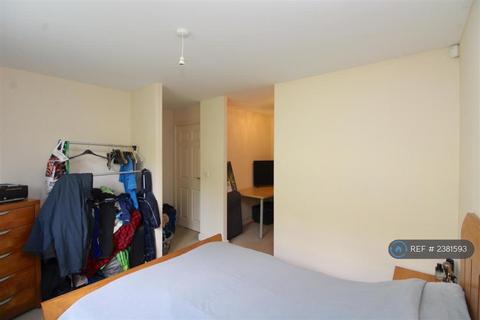 2 bedroom flat to rent, Leatham Avenue, Rotherham, S61
