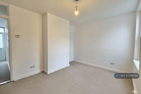 2 bedroom terraced house to rent, Owen St, Southsea, PO4