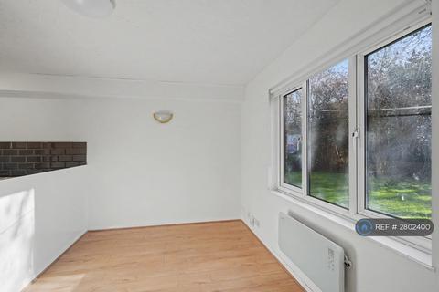1 bedroom flat to rent, Pavilion Way, Edgware, HA8