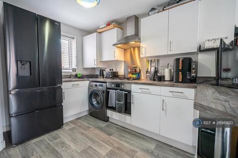 2 bedroom semi-detached house to rent, Augusta Drive, Bridgwater, TA6