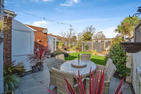 5 bedroom bungalow for sale, Chantry Road, Gosport