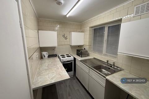 2 bedroom maisonette to rent, Sunnybank Avenue, Coventry, CV3