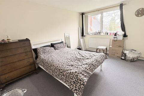 2 bedroom flat for sale, Mayfield Road, Birmingham B13