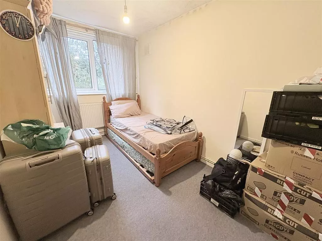 2 bedroom flat for sale - Photo 20
