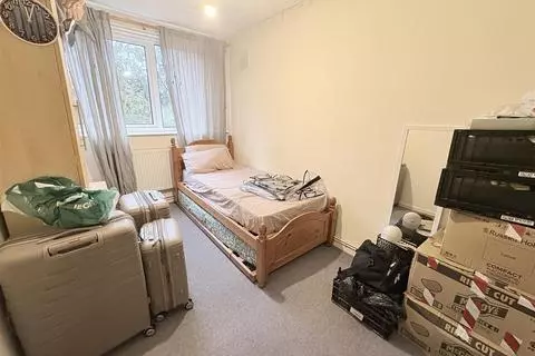 2 bedroom flat for sale - Photo 19