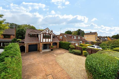 4 bedroom detached house for sale, Mayflower Road, Park Street, St. Albans