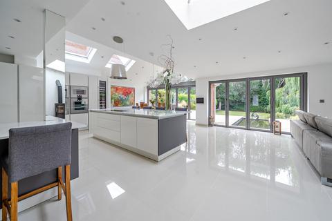 4 bedroom detached house for sale, Mayflower Road, Park Street, St. Albans