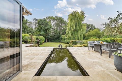 4 bedroom detached house for sale, Mayflower Road, Park Street, St. Albans