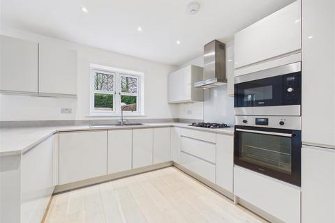 3 bedroom semi-detached house for sale, Avocet Close, Brough