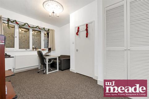 1 bedroom flat to rent, Mathews Park Avenue, Stratford, Stratford