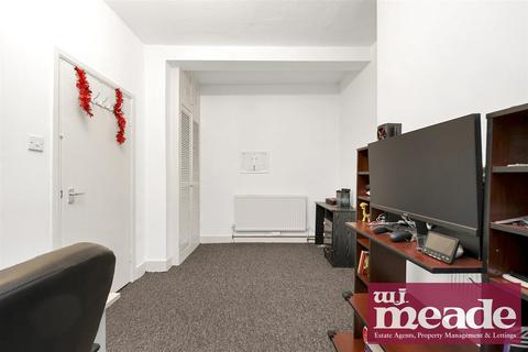 1 bedroom flat to rent, Mathews Park Avenue, Stratford, Stratford