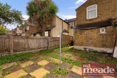 undefined, Mathews Park Avenue, Stratford, E15