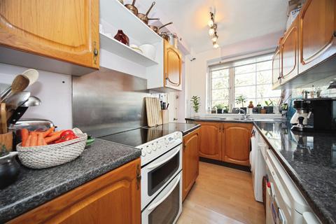 undefined, New Bedford Road, Luton