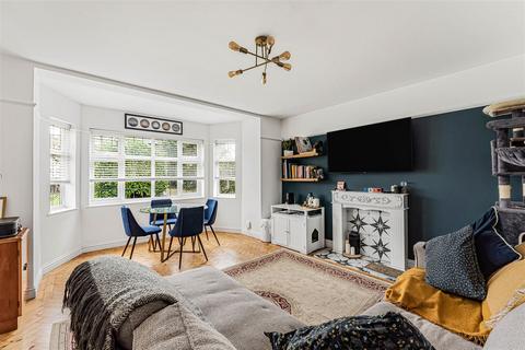 2 bedroom apartment for sale, Palmsterston Road, Buckhurst Hill, IG9