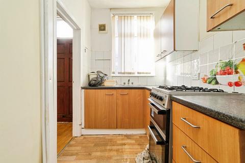 2 bedroom terraced house for sale, Bexley Place, Leeds