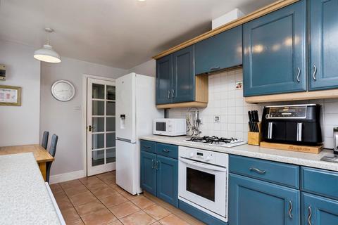 undefined, Treadcroft Drive, HORSHAM