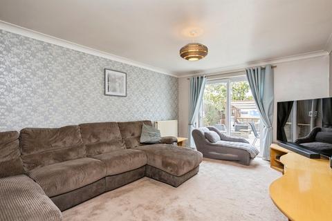 undefined, Treadcroft Drive, HORSHAM