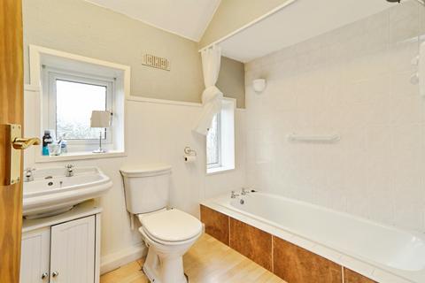 2 bedroom terraced house for sale, Bradford Old Road, Bingley BD16
