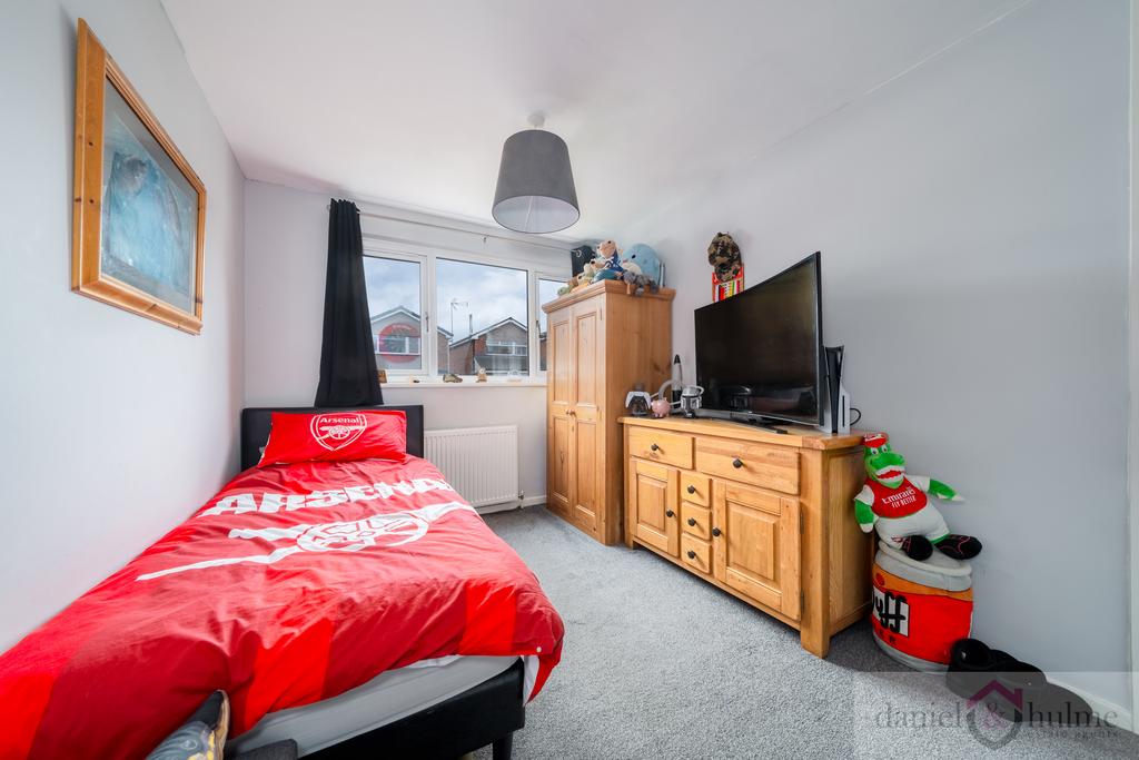 35 Coopers Close-24