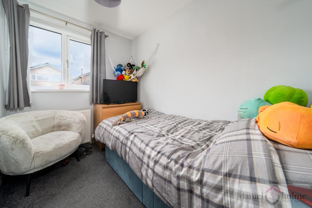 35 Coopers Close-26