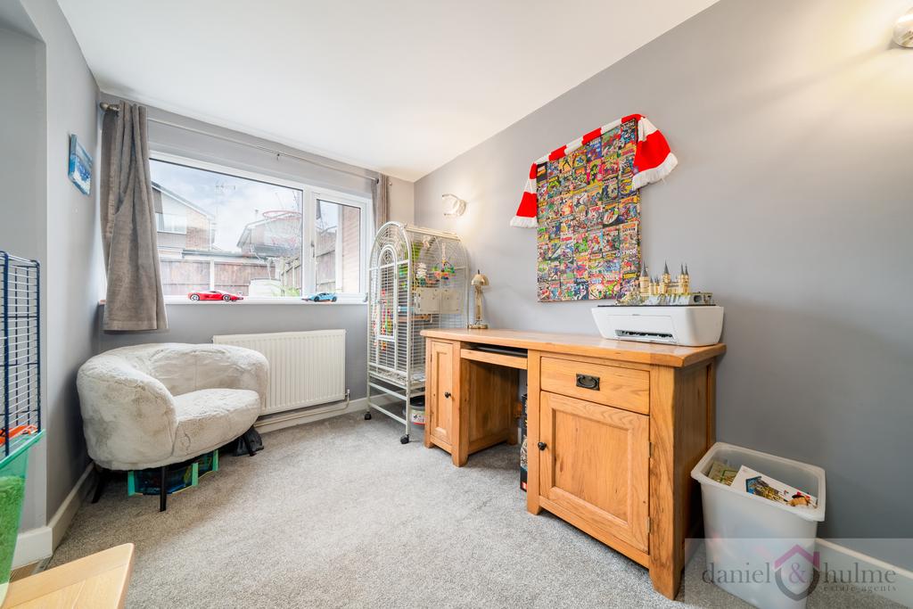 35 Coopers Close-38