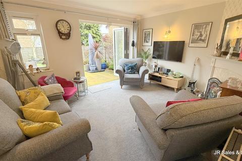 undefined, Macintosh Close, West Cheshunt