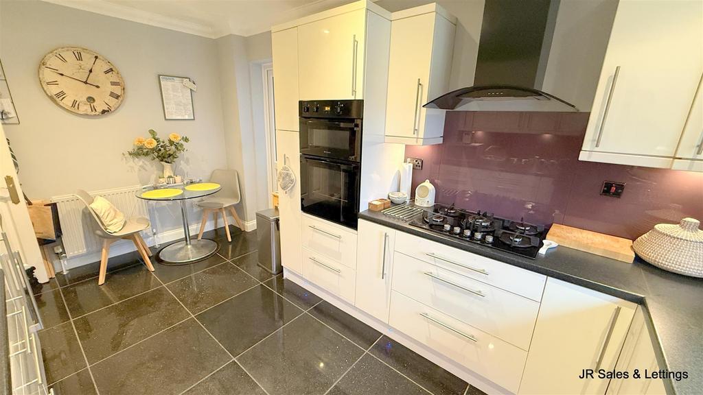 Kitchen/Breakfast Room