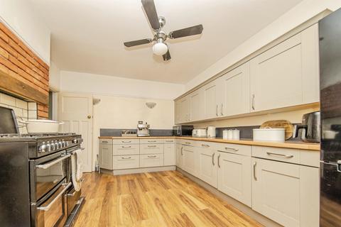 4 bedroom semi-detached house for sale, Clacton Road, St. Osyth, Clacton-On-Sea