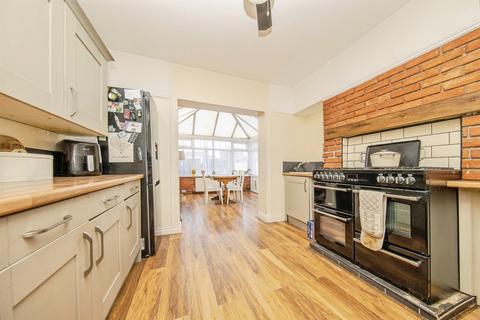 4 bedroom semi-detached house for sale, Clacton Road, St. Osyth, Clacton-On-Sea