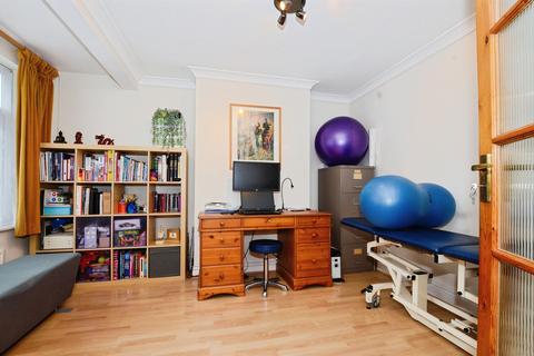 3 bedroom semi-detached house for sale, Kenton Lane, Harrow