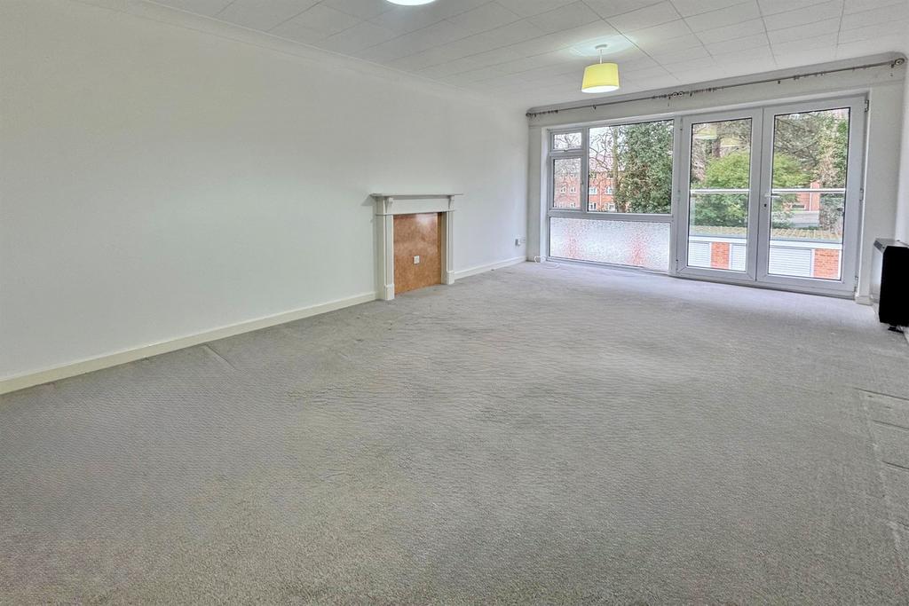 Living/Dining Area